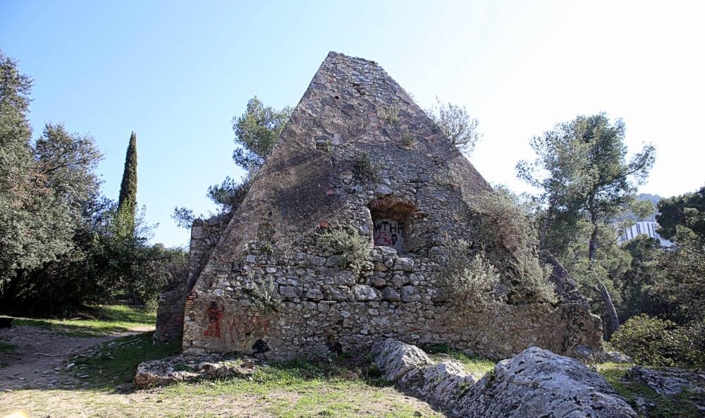 À LA RECHERCHE DES MYSTÈRES DE LA PYRAMIDE DU ROY D’ESPAGNE