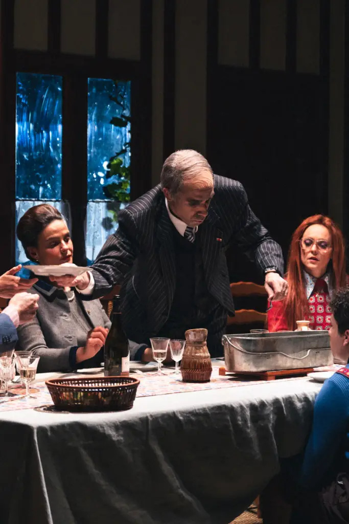 LE DINER CHEZ LES FRANCAIS DE VGE